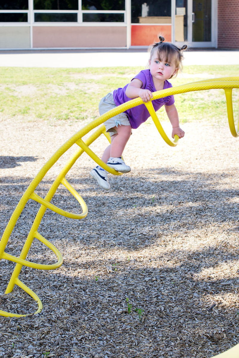 Sorry this is a pic of Em but she was copying Alayna so I threw it in here, too.