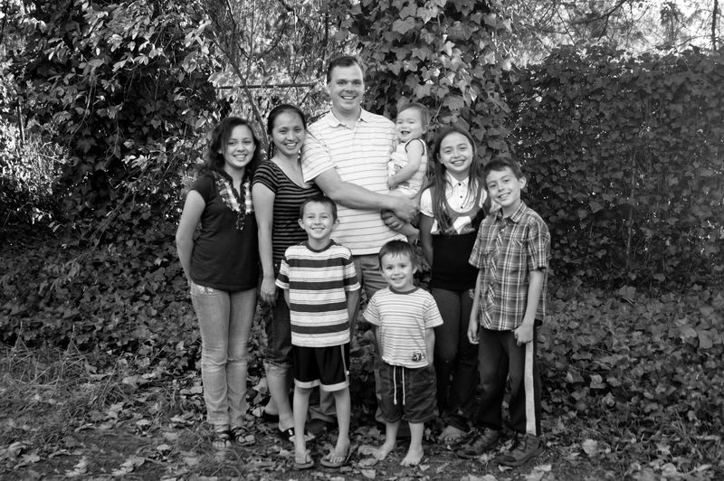 Back: Shannon, Akiko, Joseph, Kekoa, Latia, Mikey. Front: Alex, Kili.