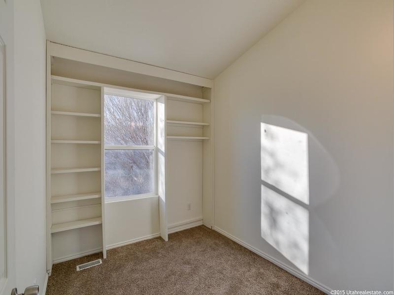 Listing picture - Emily's room